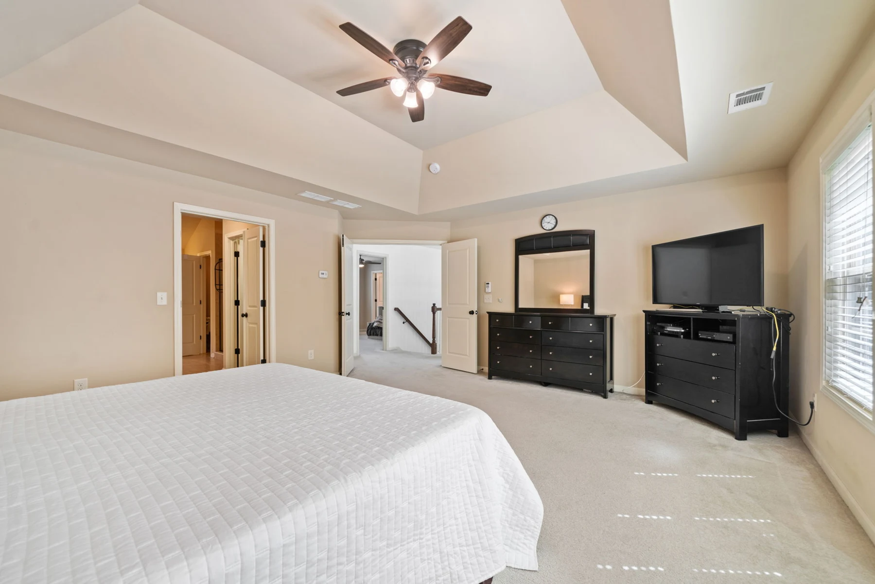 Bedroom sitting area at 5265 Winflow Way